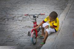 Enfant dans la rue