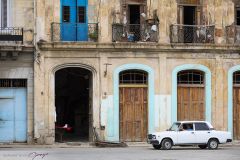 Voiture dans la rue