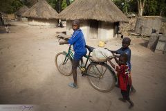 Enfants et leur vélo