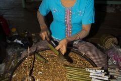 Fabrication des cigares birmans, les cheroots