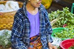 Vendeuse sur le marché