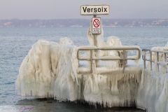 Glace recouvrant les quais