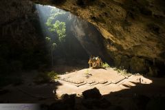 Grotte de Phraya Nakhon