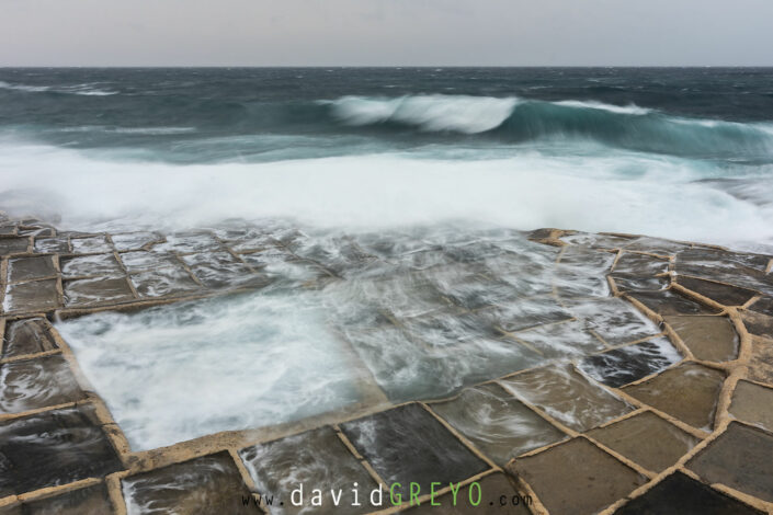 Vagues sur les salins